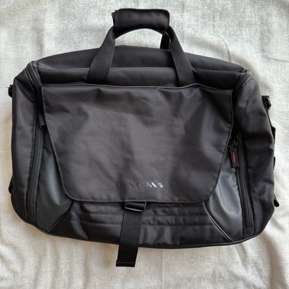 Black VR AR Laptop Bag with Modern Design